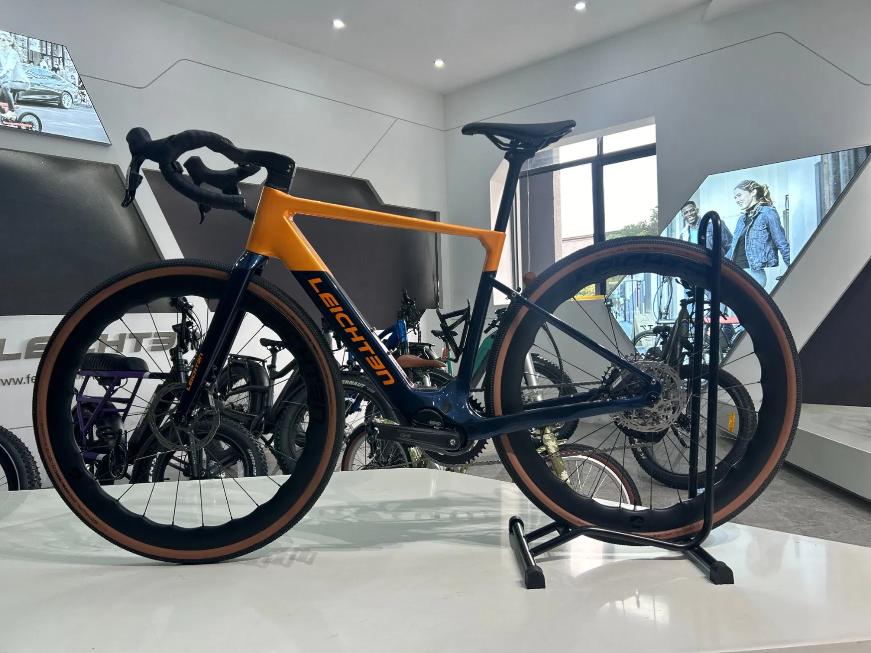 Chinese Electric E Road Bike Lithium Battery E-Bike City Brushless 700c MID Drive Power Torque Ebike 36V 250W Electric Bicycle