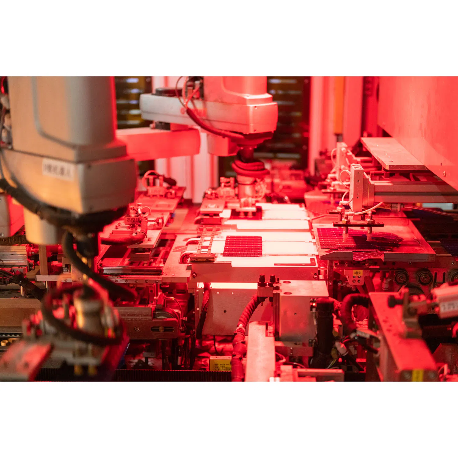 Longi/Ja/Jinko/Mysolar 700W Highest Efficiency 25 Years Warranty Half Cell PV Solar System Monocrystalline Solar Panel with TUV CE ISO IEC