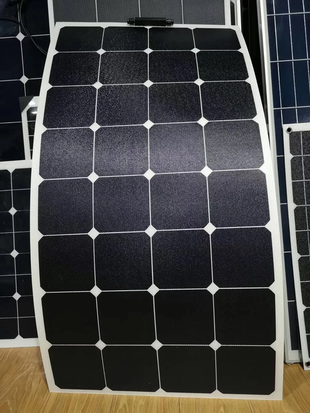 High Efficiency 120W Sunpower Cell Semi Thin Film Flexible Solar Panel for Camping