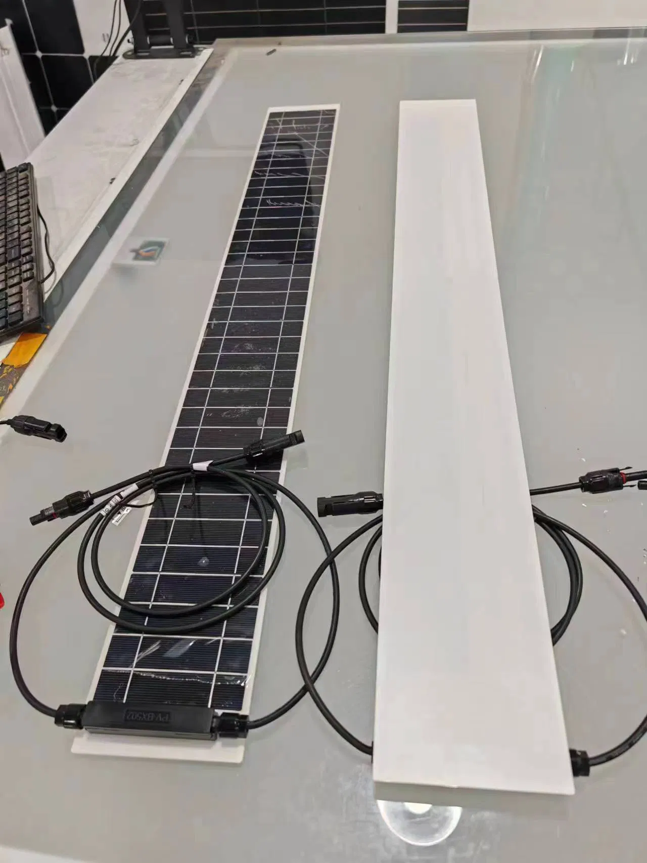 Light Weight Easy Carry 5W 10W 20W 30W 40W 50W 60W 70W 100W 120W 18V Monocrystalline Semi Flexible Solar Panel Solar Module Solar Cell