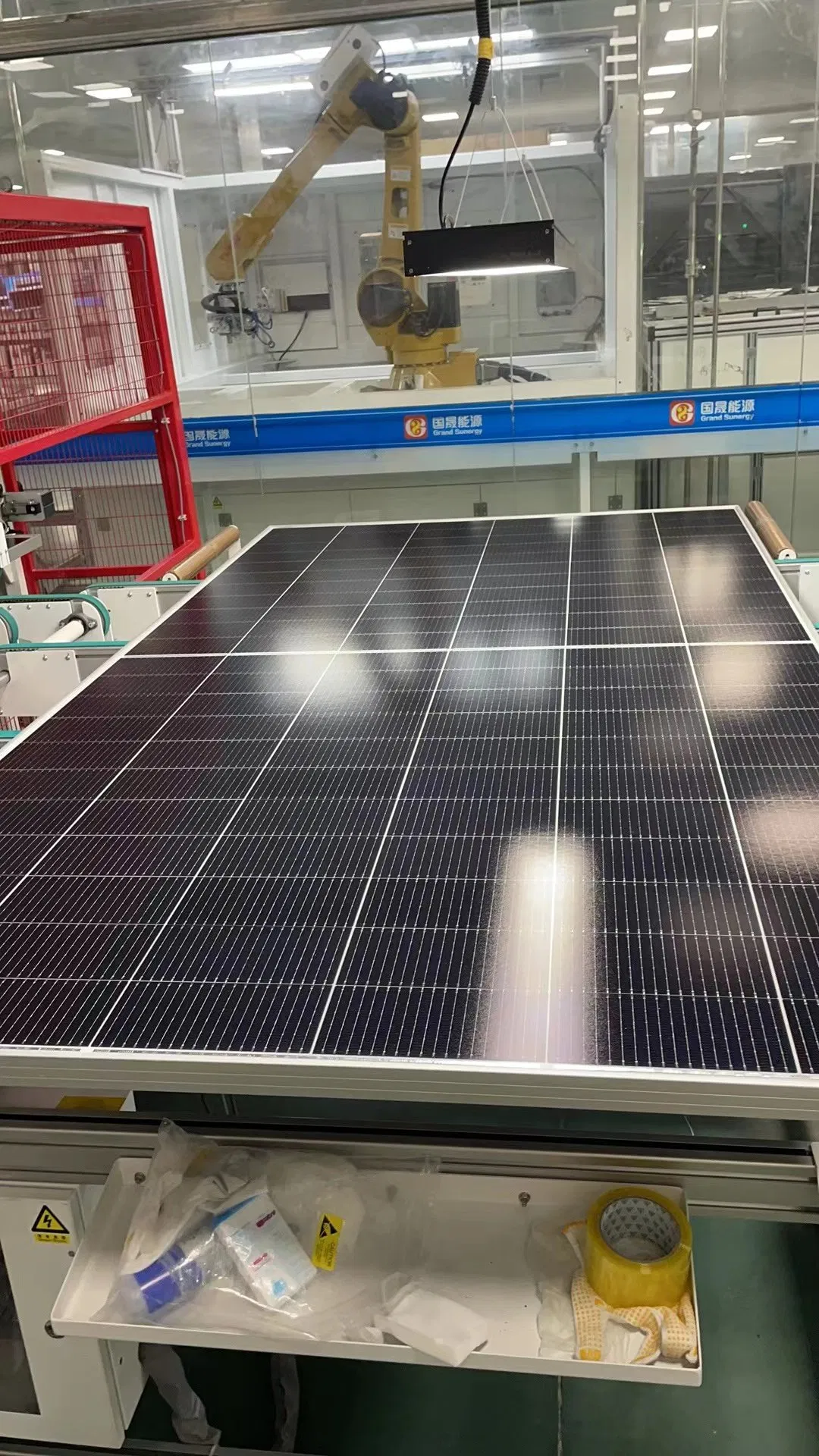 Jinko/Longi/Ja/Trina/Tongwei Cell 720W Hjt N-Type 18bb Bifacial Double Glass Half Cell Monocrystalline/Mono Solar Panels Solar Energy Sun Power 700W 750W 800W