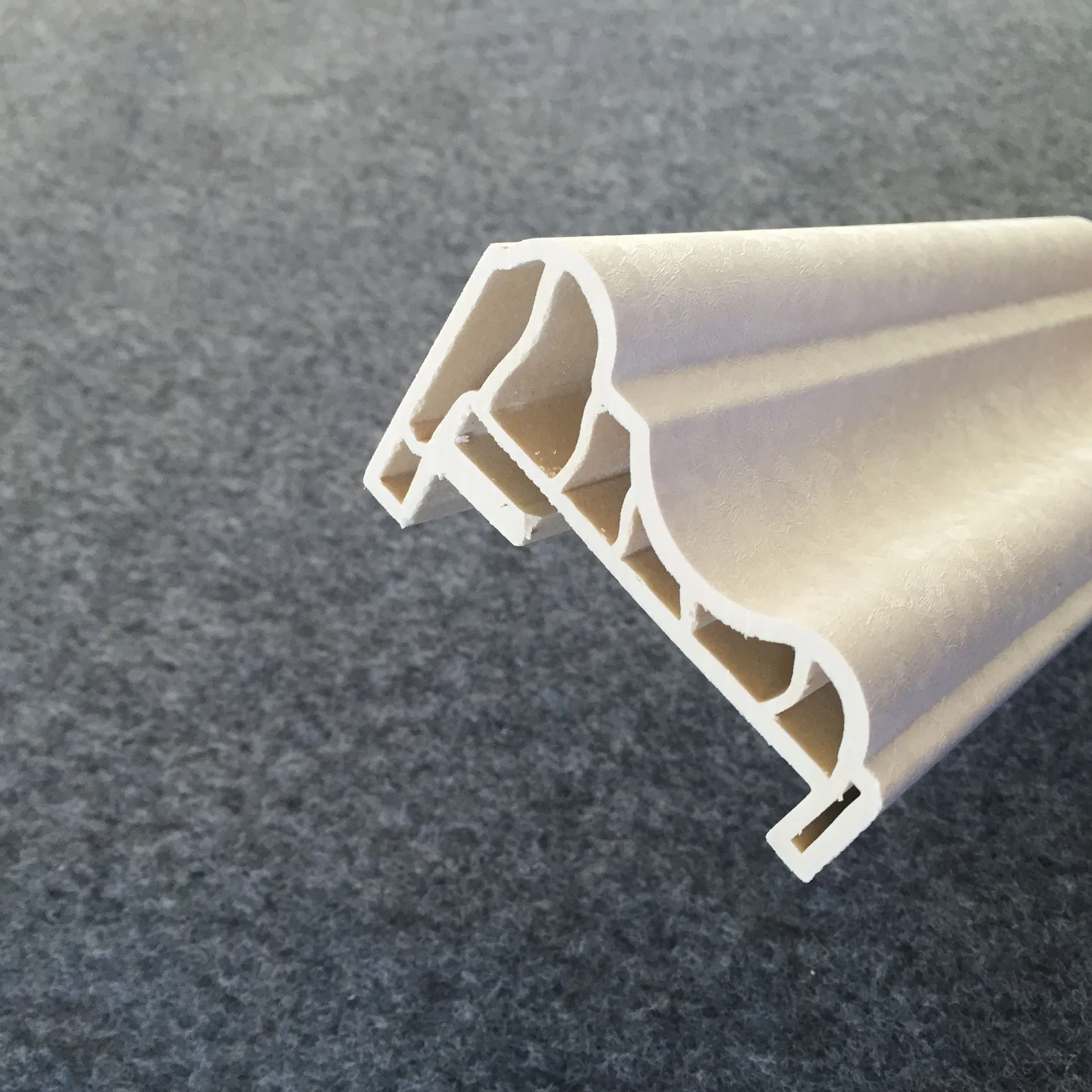 Wholesale Crown Molding Decorative PVC Wall Panel Finishing Trim White Clean Plastic Moulding Line