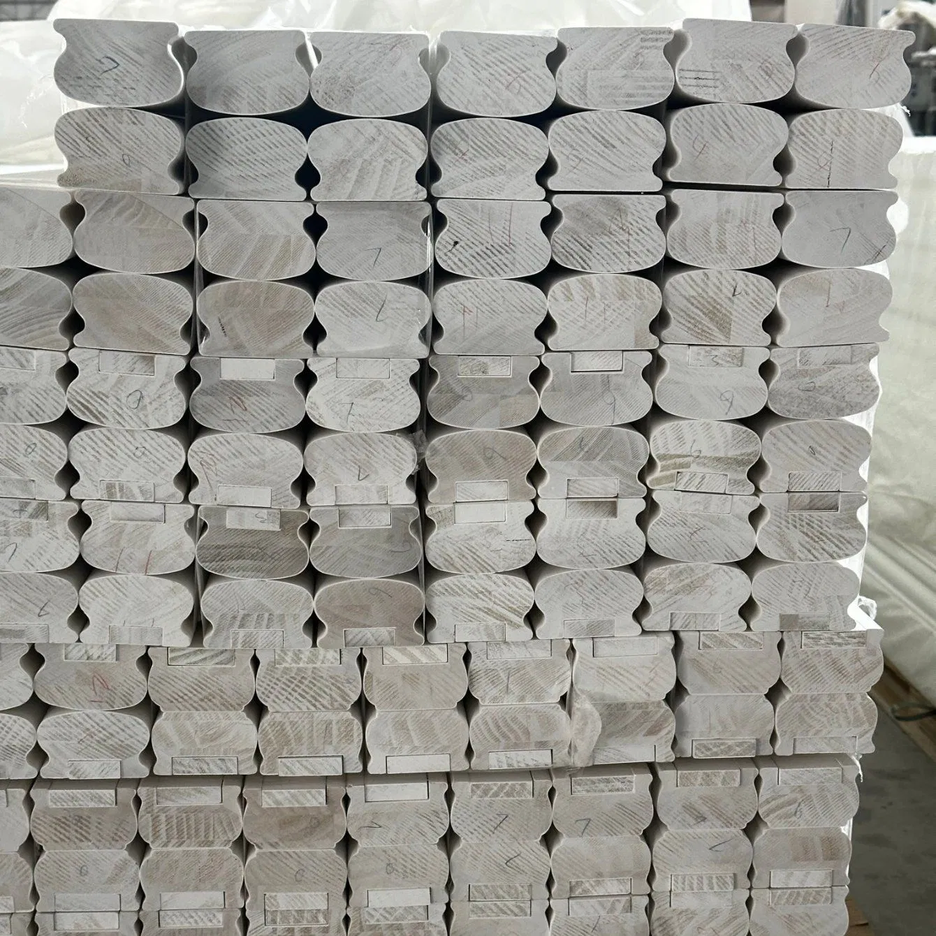 Custom Solid Wood Wall Trim Pine Skirting Board Wood Chair Rail Moulding