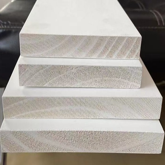 Wholesale Modern White Finger Joint Pine Baseboard Skirting Board Waterproof for Hotels