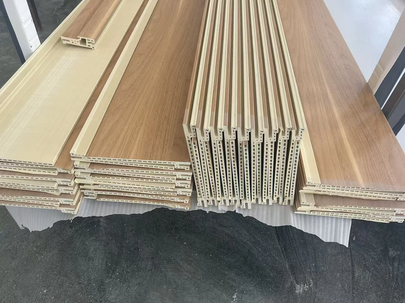 New Design Long-Lasting Interior WPC Door Frame for Green Building Projects