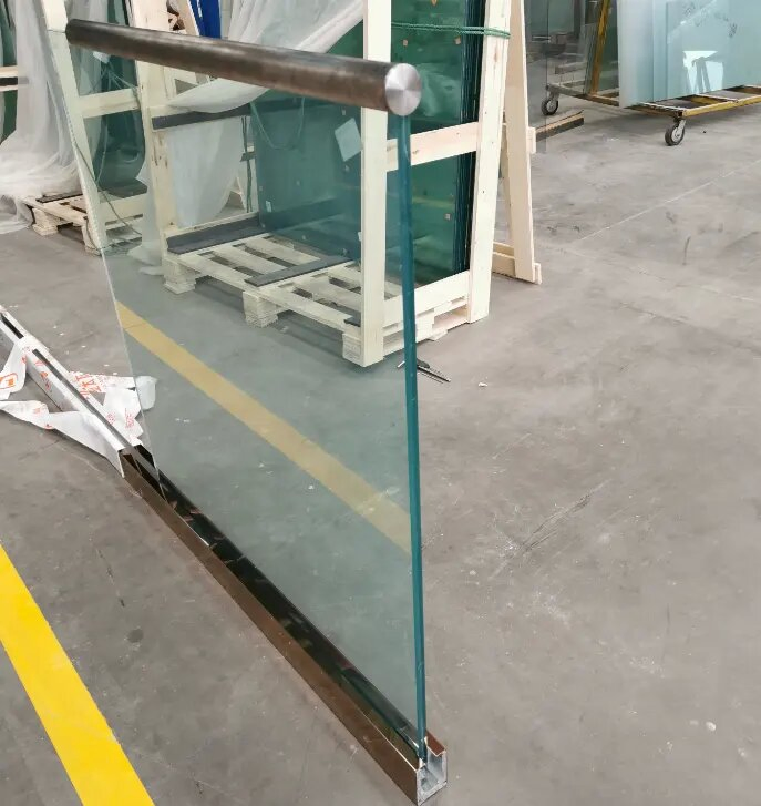 Factory Manufacture Terrace Glass Parapet /Handrail Glass Parapet Panels/ Infill Kit Stair U Channel Railing / Balustrade