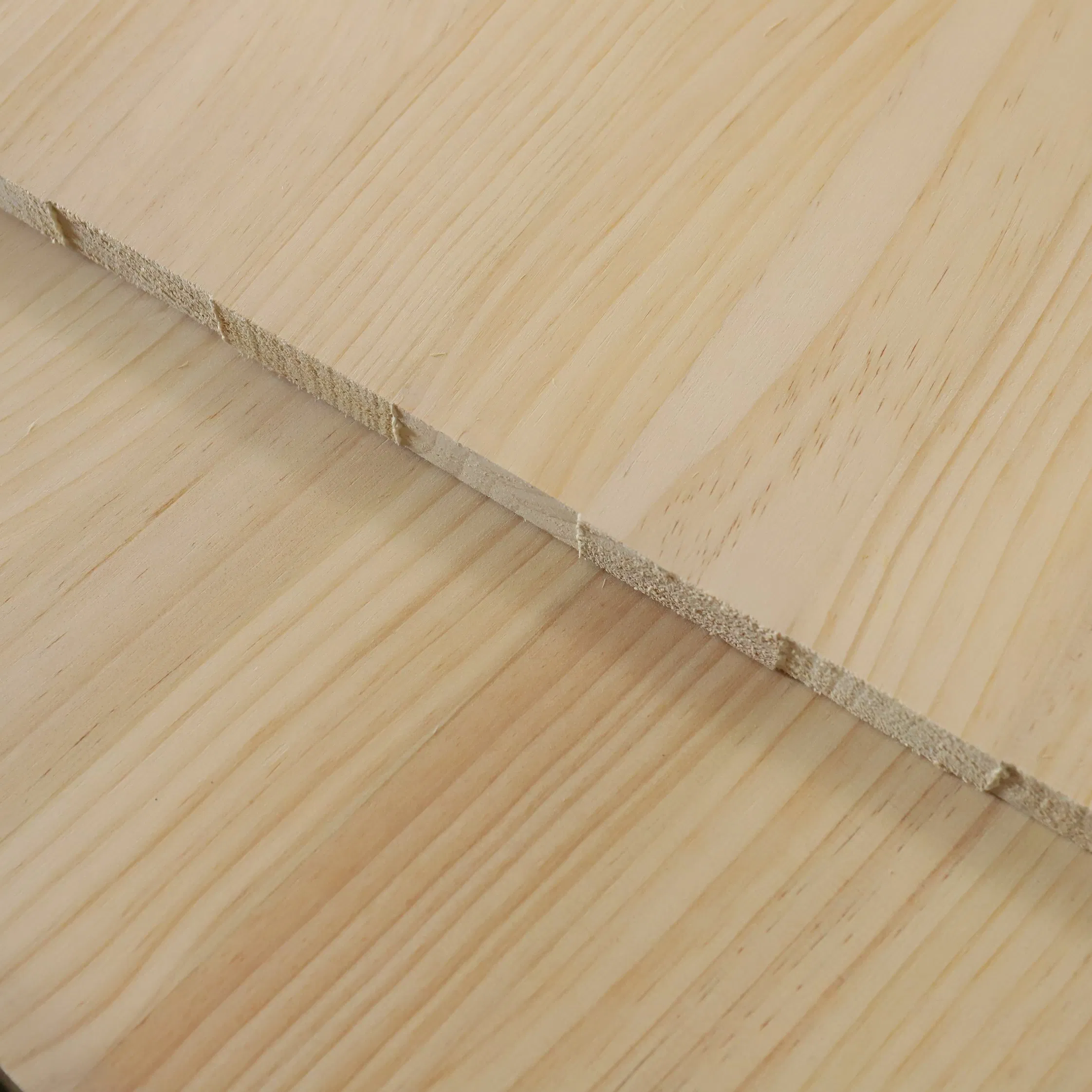 Modern Style E0 Grade Pine Finger Joint Board for Wooden Primed Baseboards