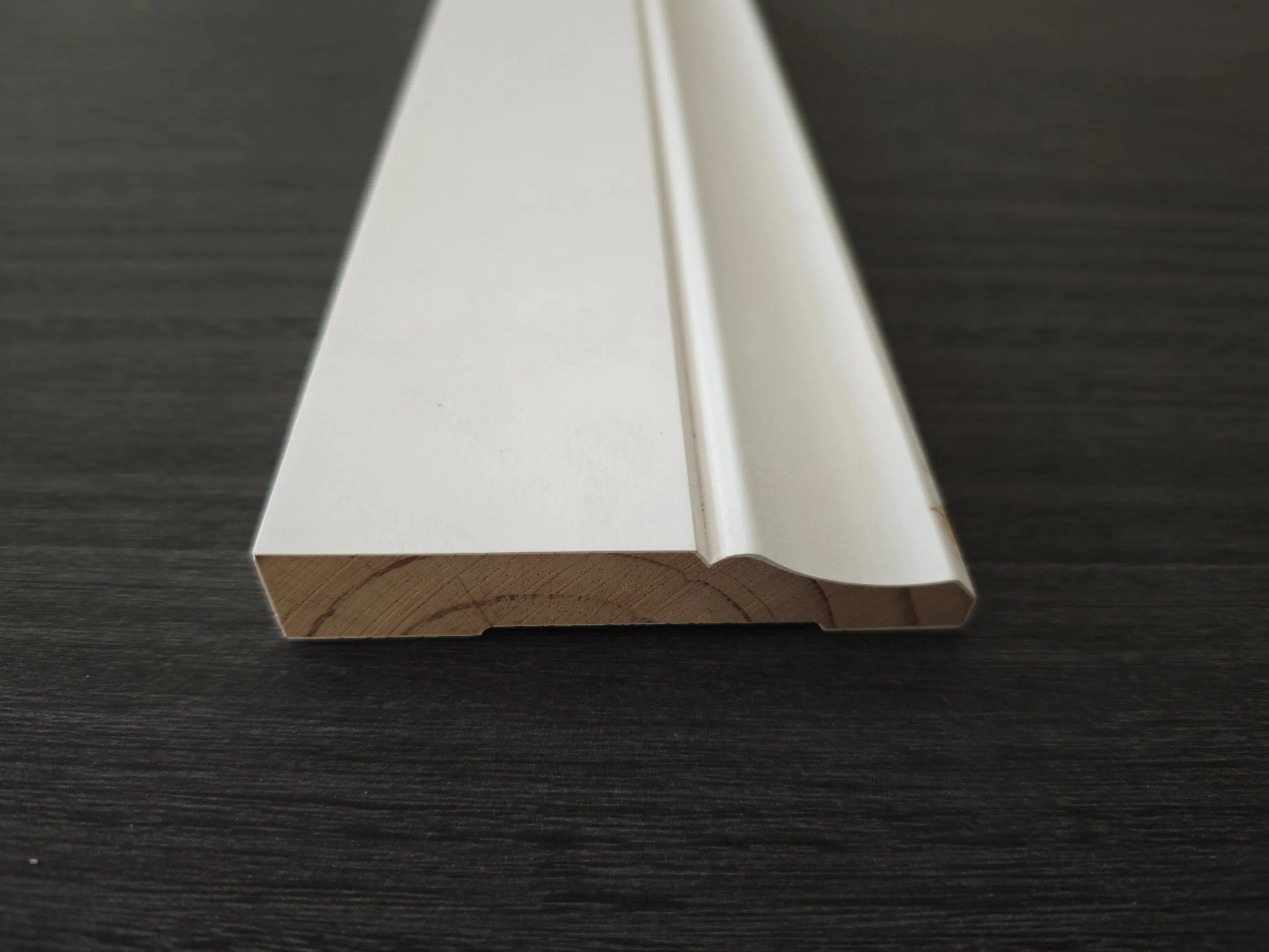 66*18/92*18/138*18 Factory Supply Primed White Finger Jointed Pine Wood /MDF Moulding Baseboards Skirting Boards Lamb's Tongue&Custom Profile for Interior Deco