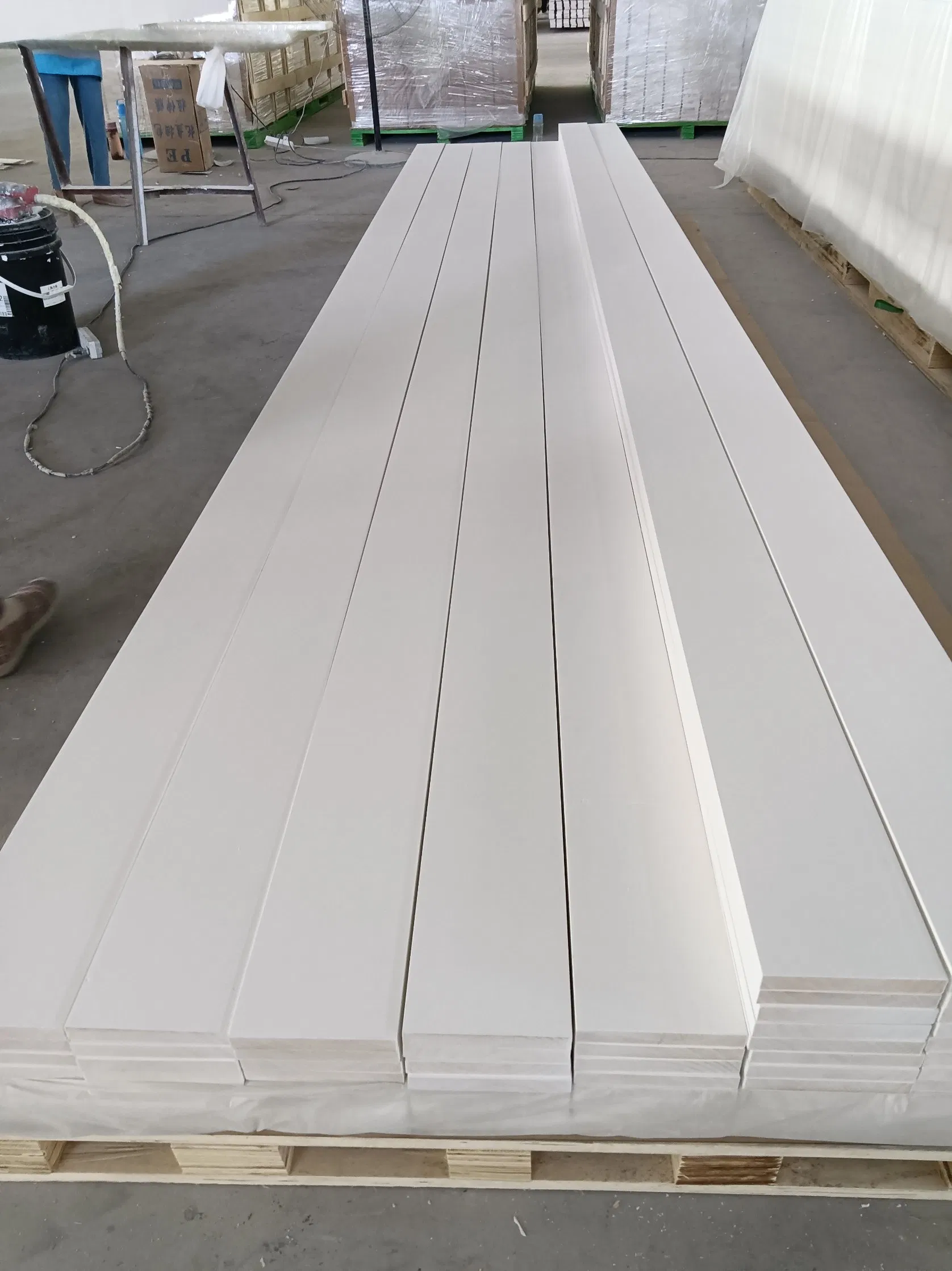 138*18 White Primed Radiata Pine Mouldings Finger Jointed S3s/S4s Board