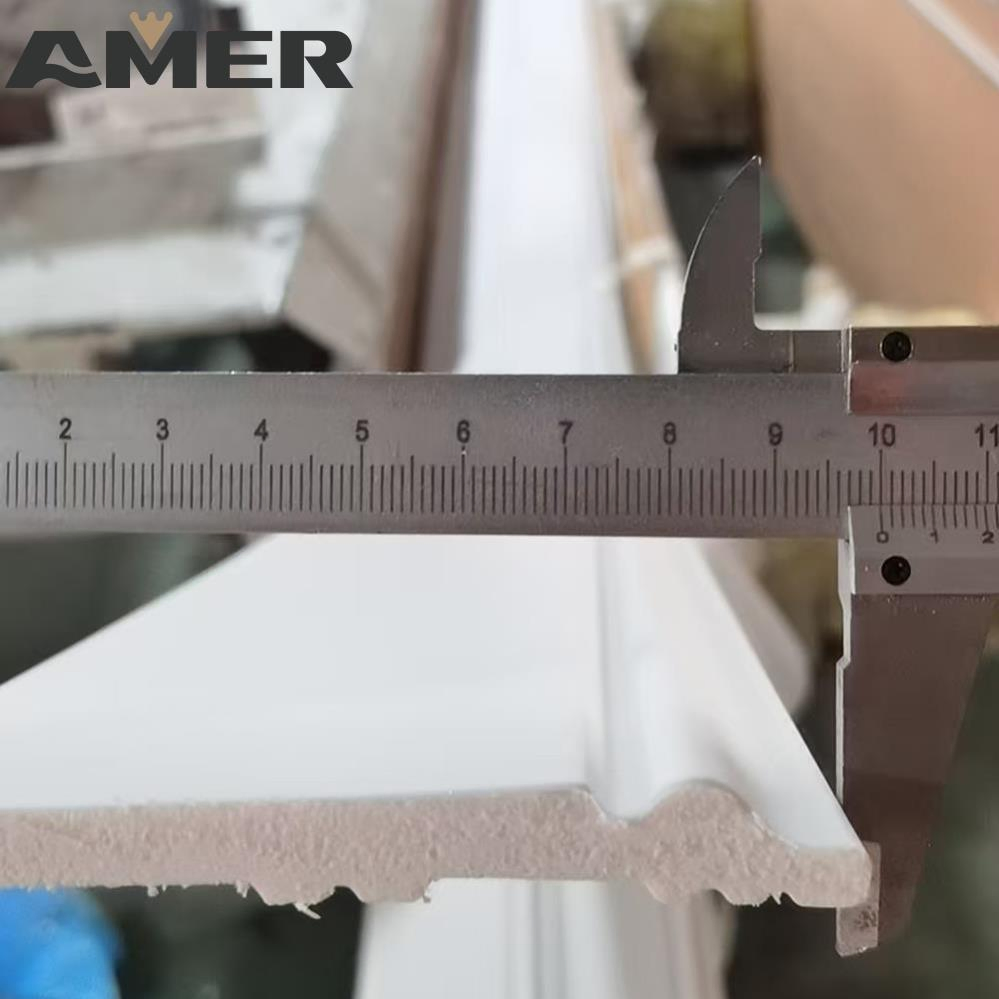 Modern White Primed Wood Waterproof Pine Baseboard Wall Moulding Flexible MDF Skirting Board