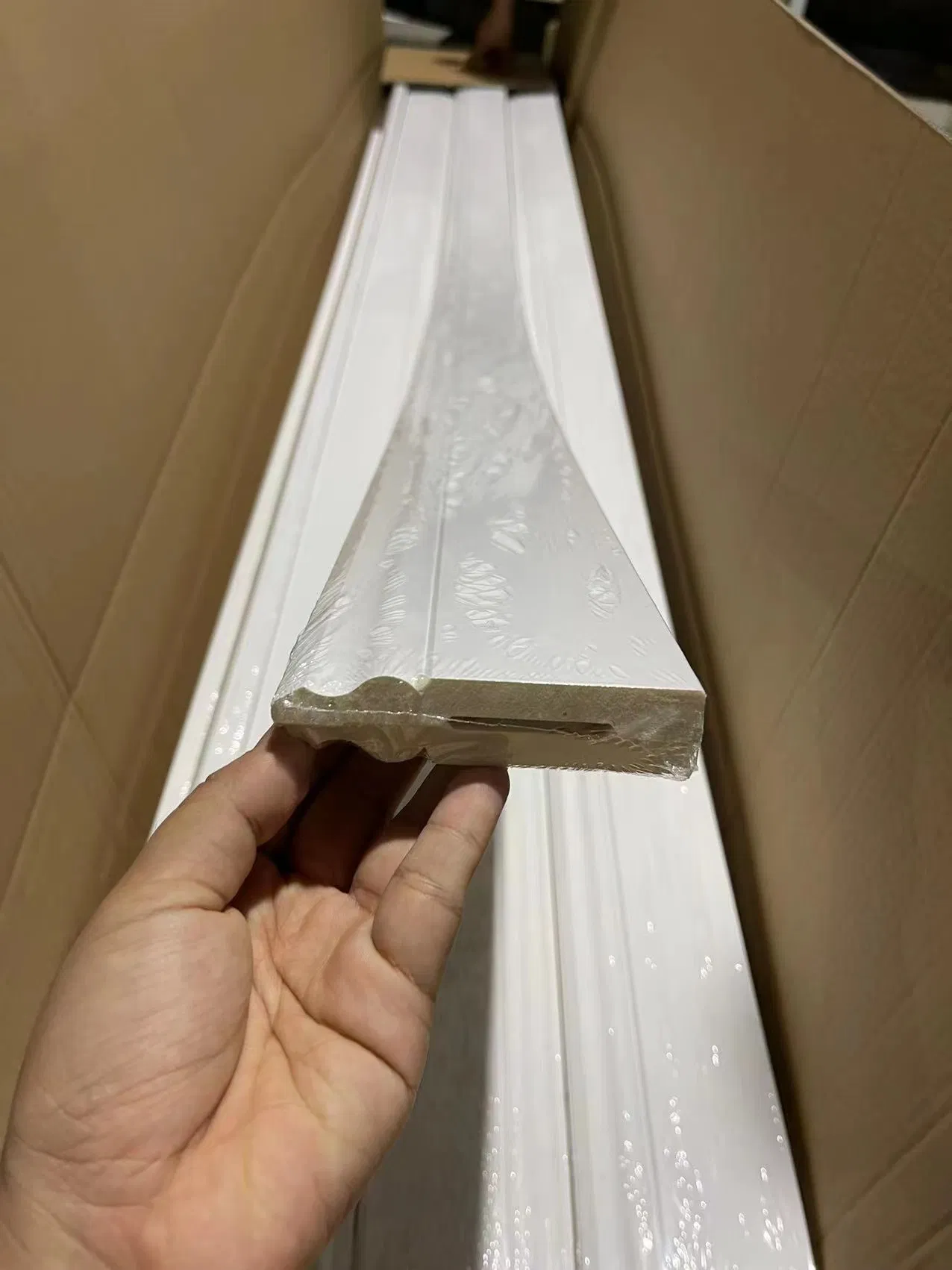 Africa Popular Selling D037 Luxury Polyurethane Crown Moulding PU Outdoor Decorative Cornice for Home Decoration