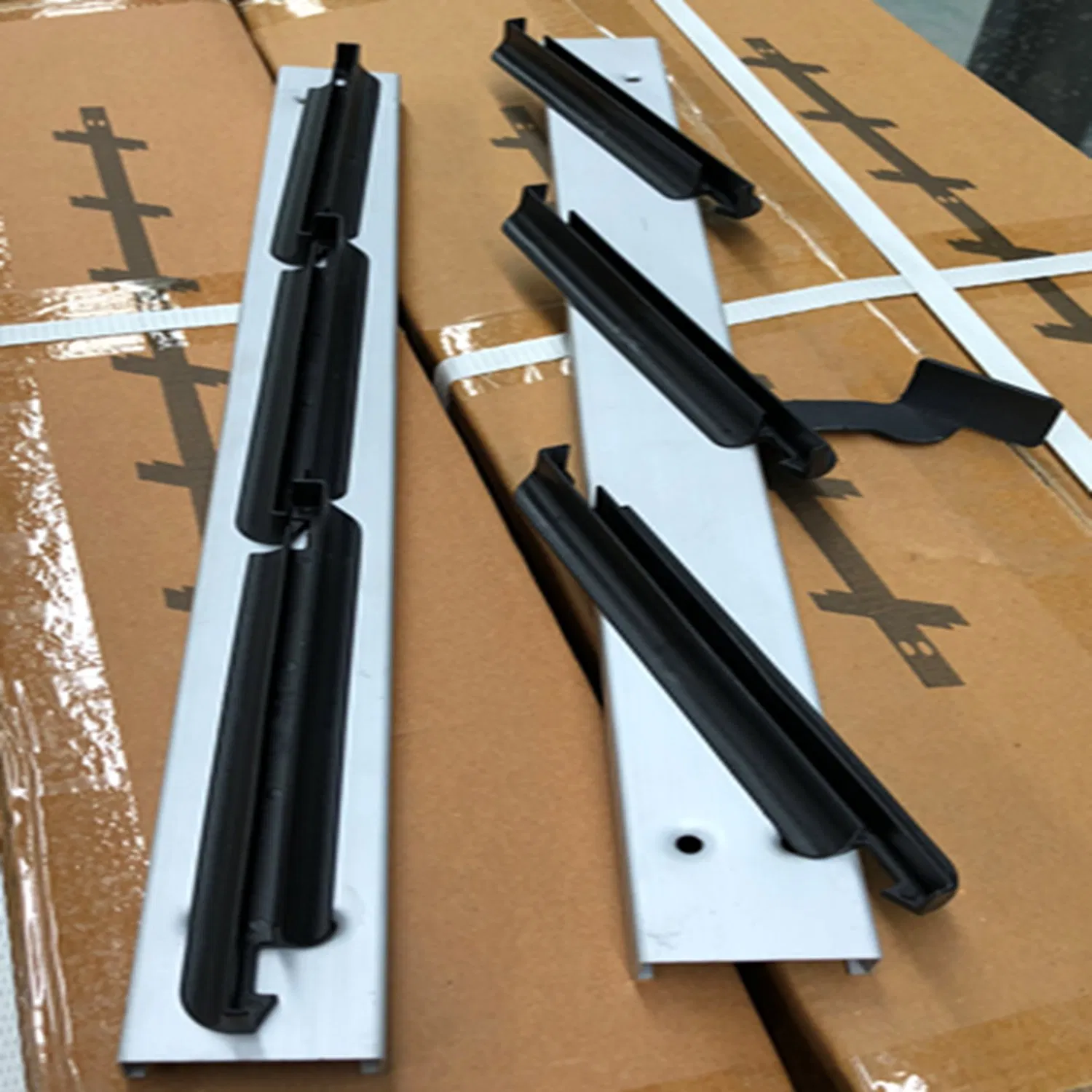 Aluminum Plastic Louver Frames / Shutter Bracket