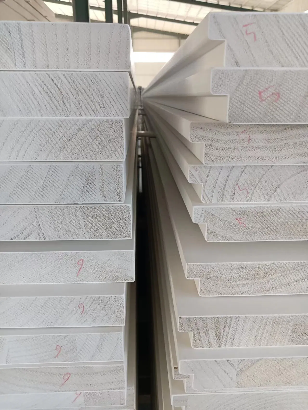 Primed Finger Jointed Precoated S4s Mouldings Radiata Pine Wood White Modern Home Office