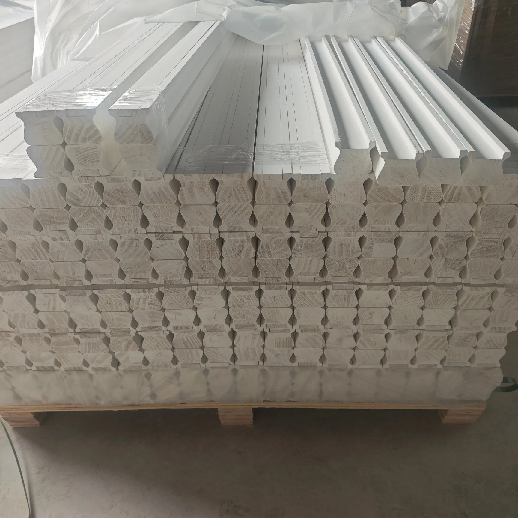 Chair Rail &amp; Wainscot Cap Moulding