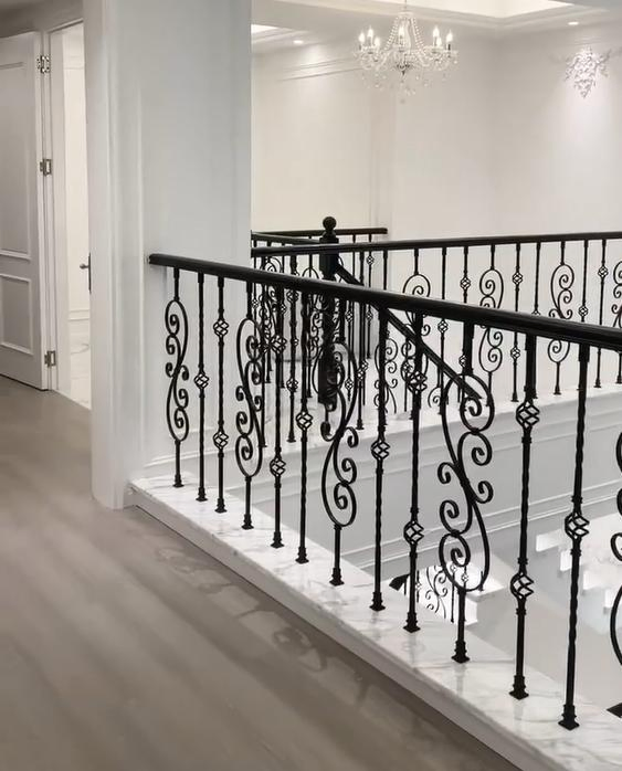 Iron Balusters Elegant Staircase Durable Material Metal Stair Railing Wrought Iron Balustrades