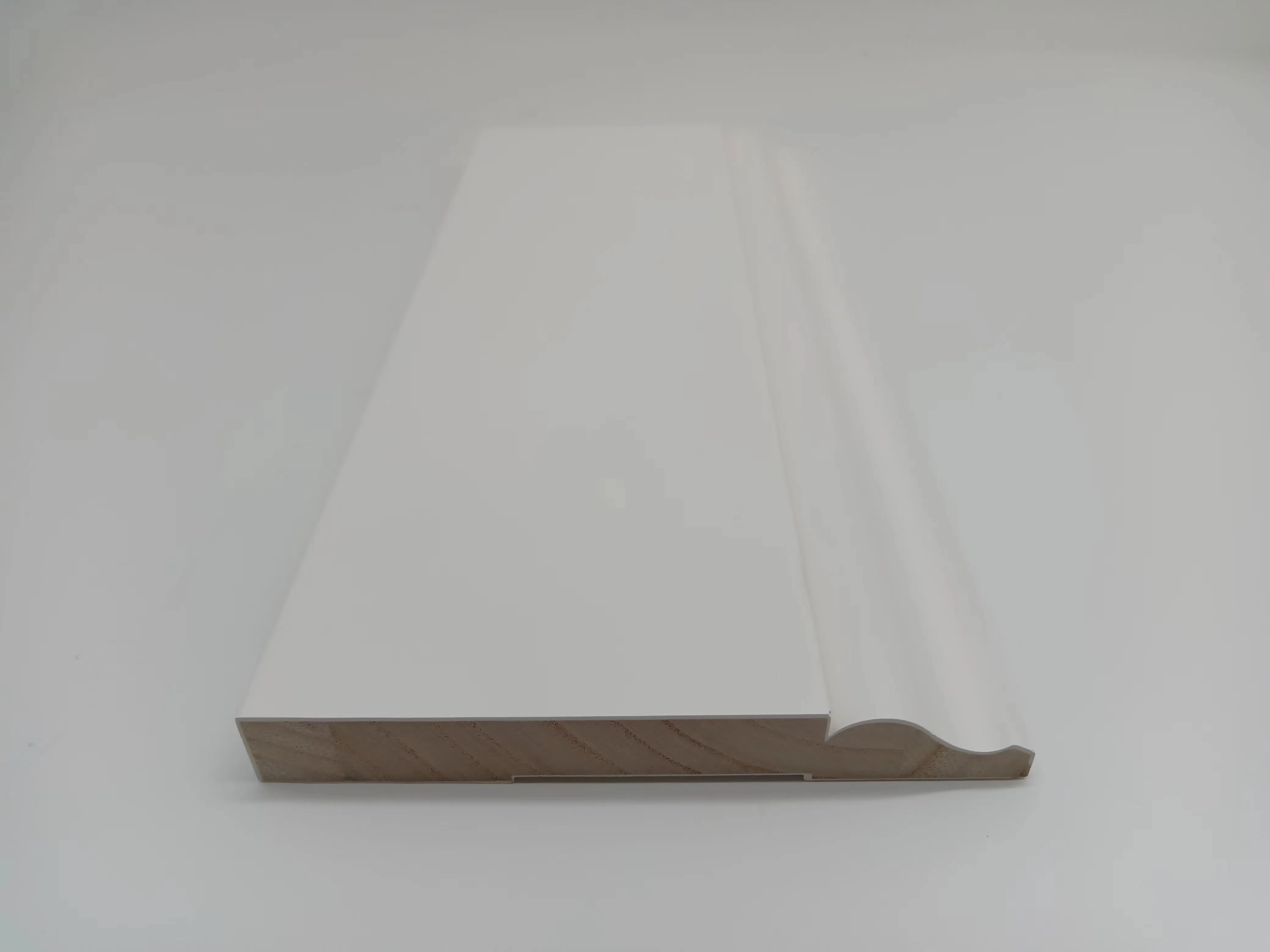 Wholesale Modern White Finger Joint Pine Baseboard Skirting Board Waterproof for Hotels