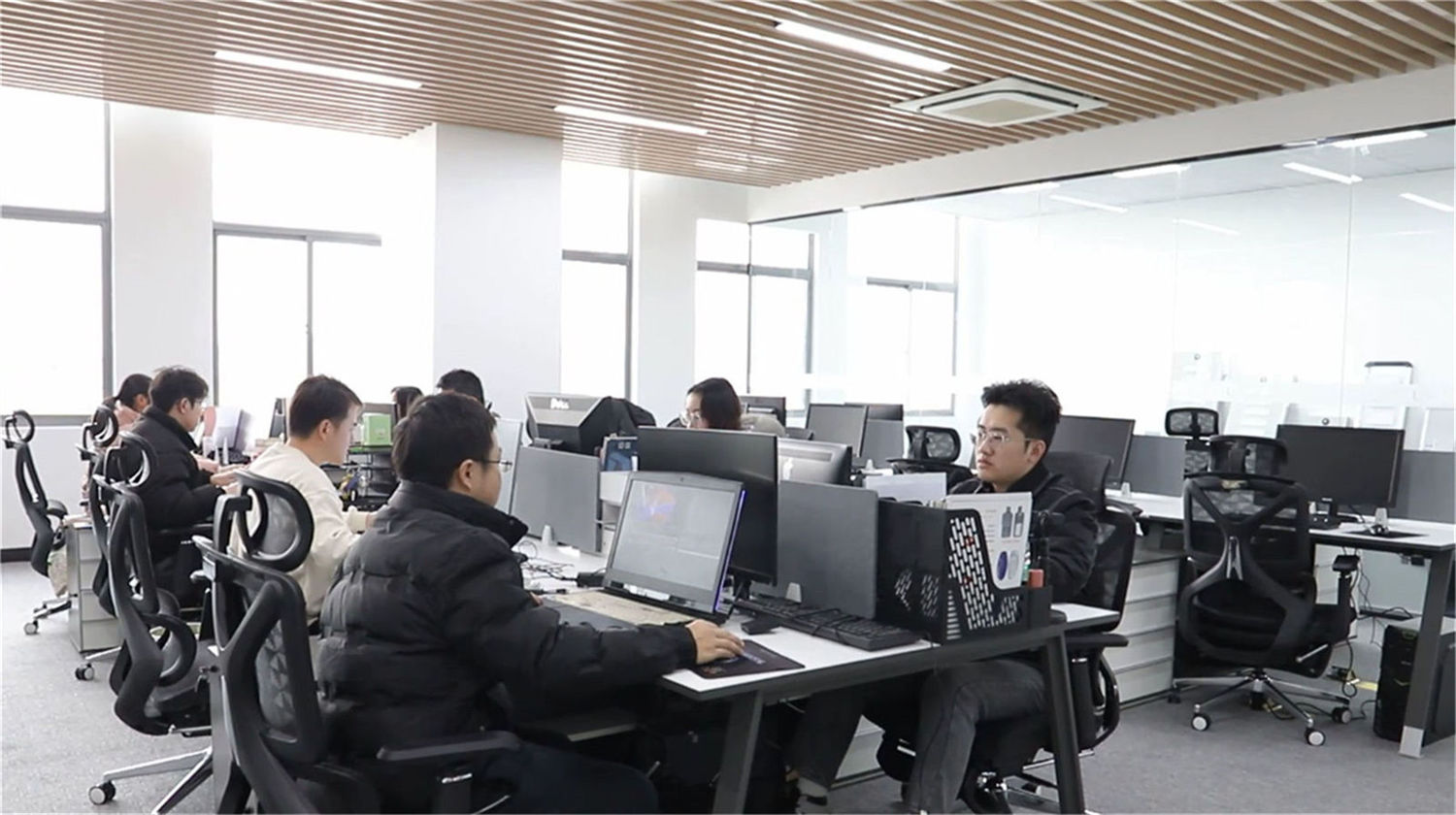 Gtron Solar factory overview — modern manufacturing facility in Yangzhou, China
