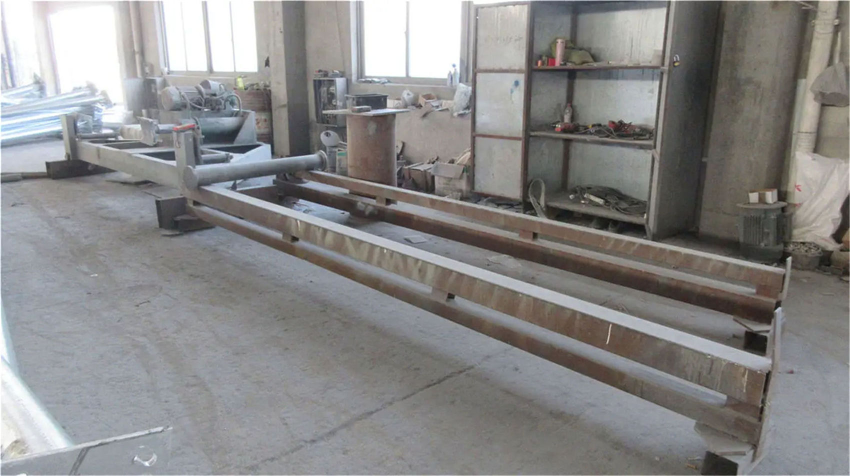 CNC straightening machine for precision alignment of solar light poles