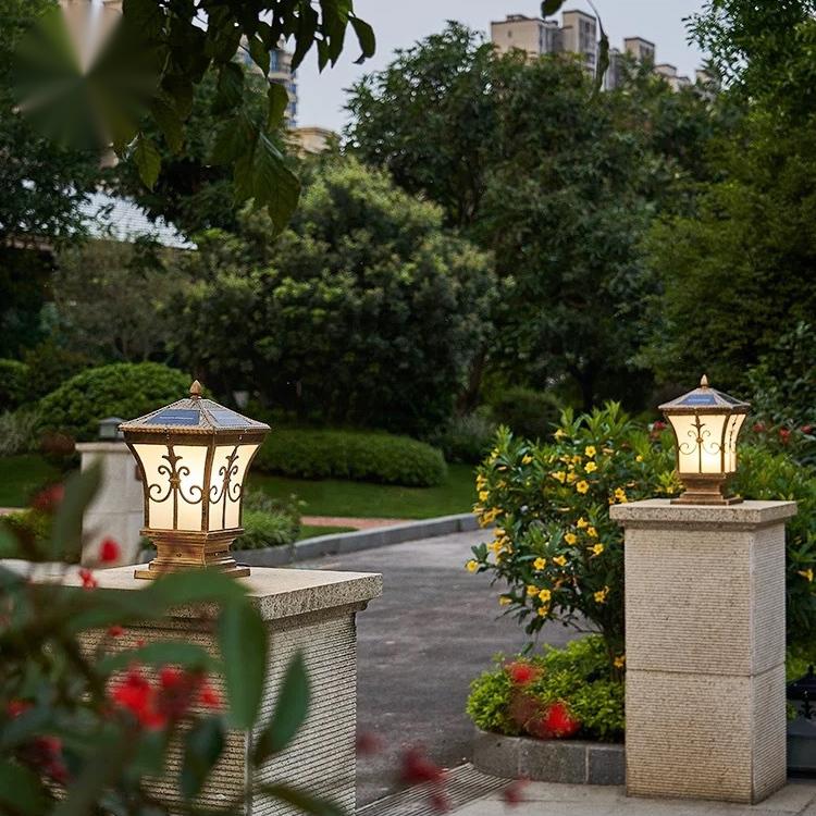 Vintage Style Solar Post Cap Light Die-cast Aluminum Outdoor Garden Pillar Lamp IP65 Waterproof Decorative Fence Top Light