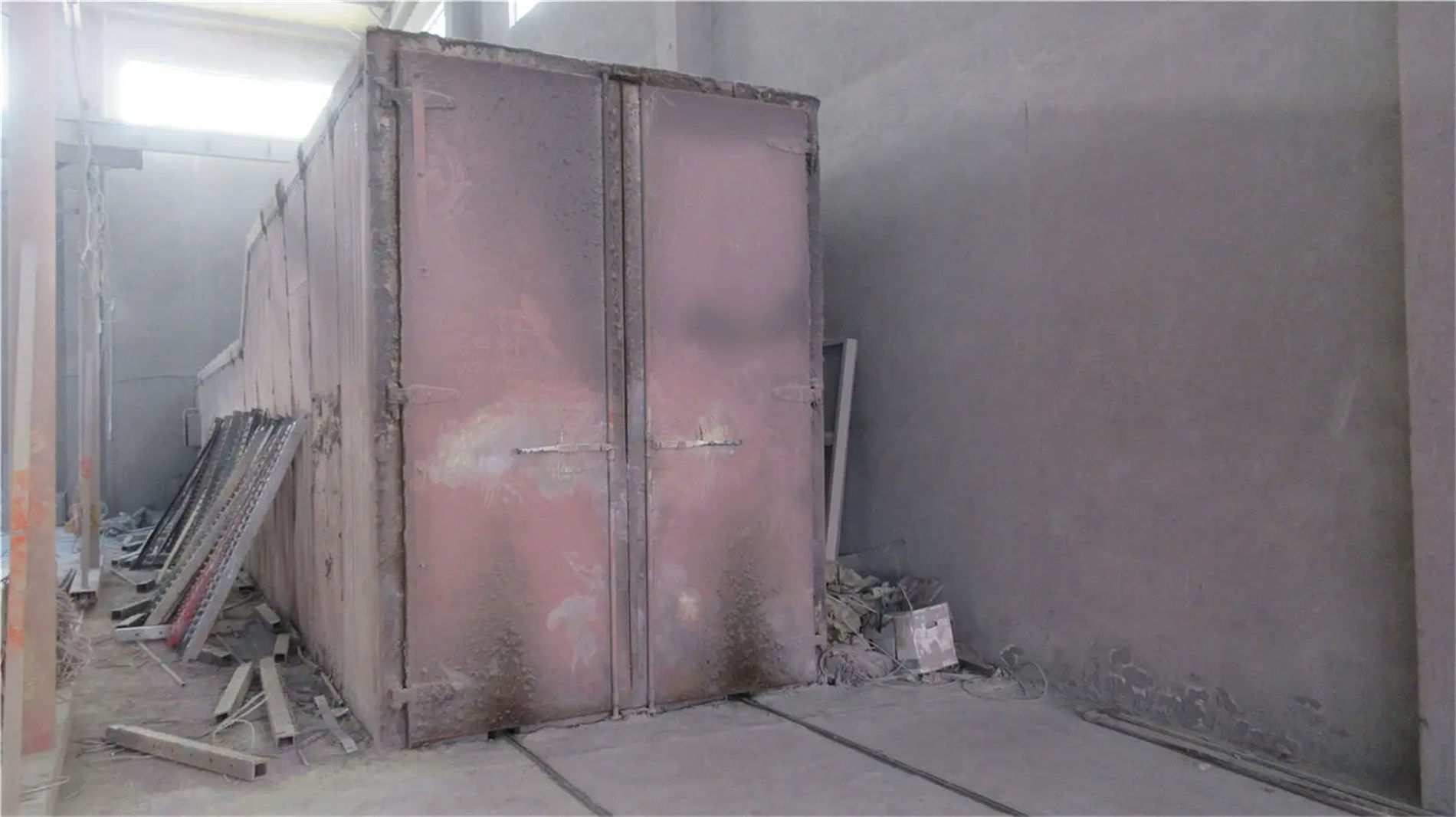 Temperature-controlled drying room for curing powder-coated solar lighting products