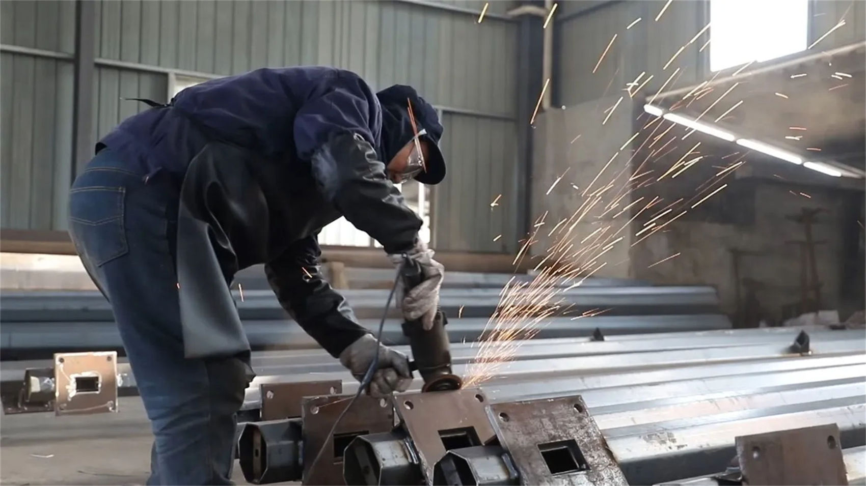 Surface polishing of solar street light poles for smooth finish before coating