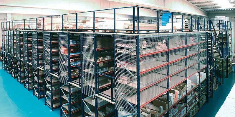 Cold-storage heavy-duty racks for facility efficiency
