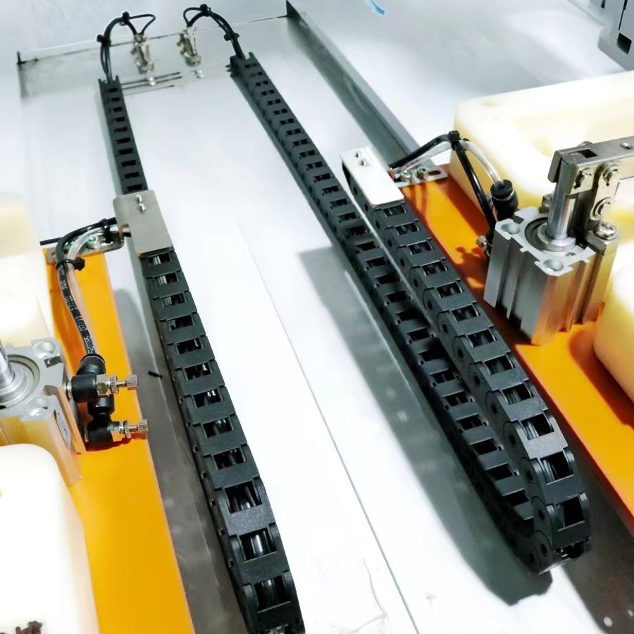 روبوت تثبيت البراغي الدقيق Ra 3-Axis مع وحدة تغذية بالاهتزاز - حل معتمد من ISO لتجميع لوحات الدوائر المطبوعة/الإلكترونيات الاستهلاكية