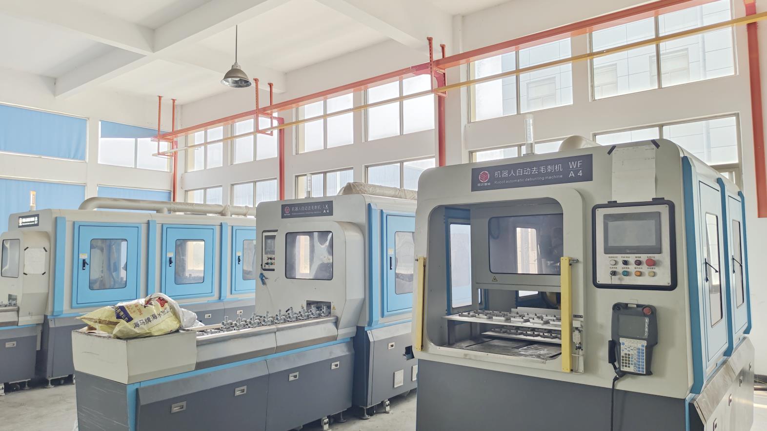 روبوت إزالة الحواف - Robot Deburring Machine لتشطيب قطع الغيار