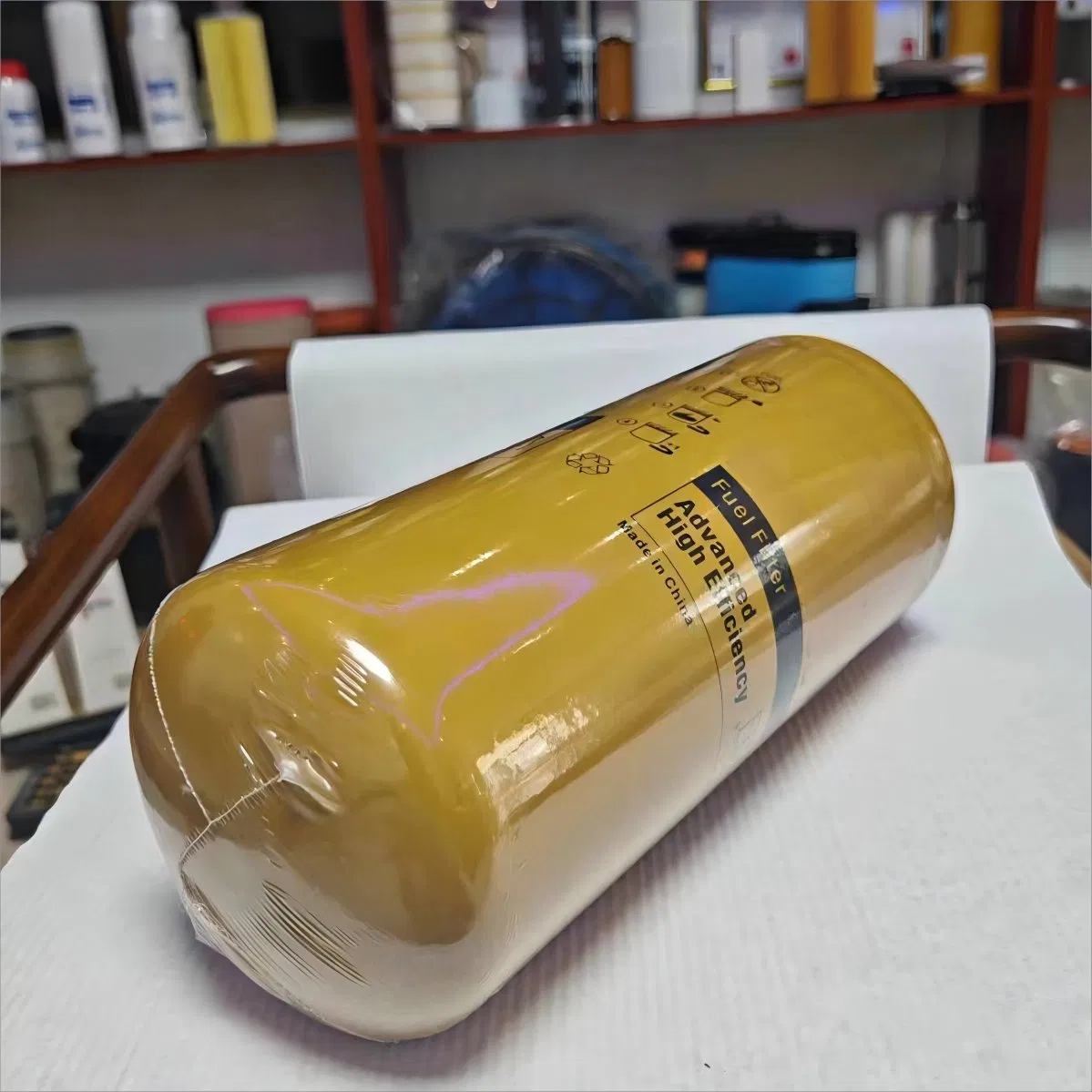 عنصر الفلتر المستخدم لقطع غيار الحفارات قطع غيار المحرك فلتر زيت عالي الأداء ودائم فلتر هواء فلتر ديزل فلتر طيار 10755