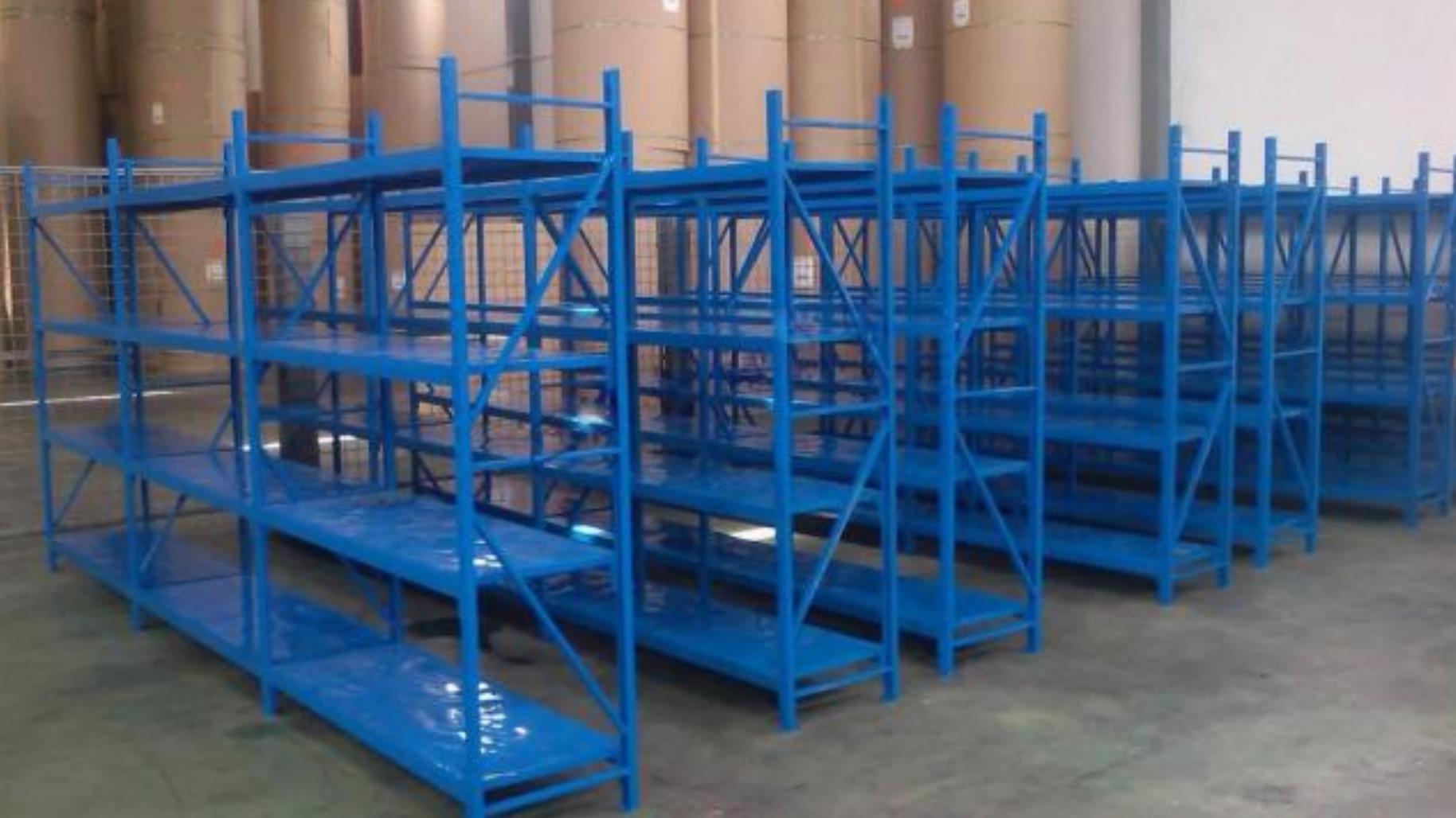 Industrial manufacturing warehouse heavy-duty shelving system