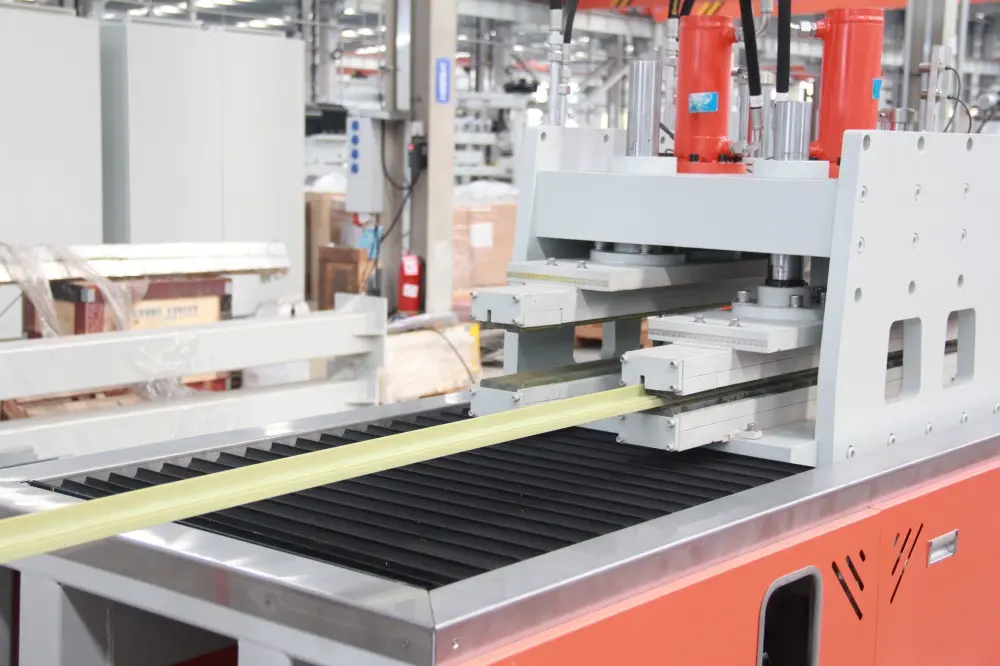 Polyurethane Solar Frame Extrusion Line (4)