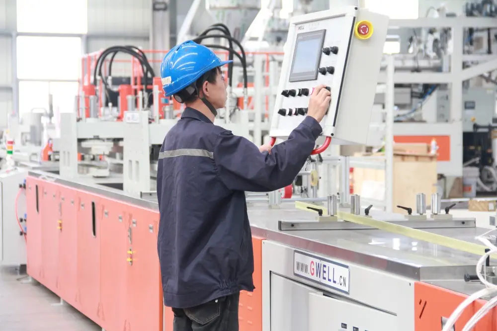 Polyurethane Solar Frame Extrusion Line (3)