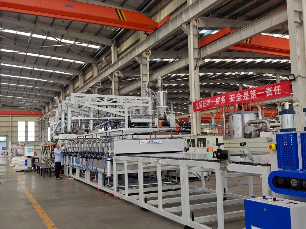 PP Honeycomb Panel Extrusion Line (2)