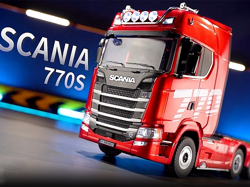 Authentic Scania 770S V8 1:18 Scale Container Tow Truck RC Trailer Semi-truck 2.4GHz Proportional Radio Control with LED Lights