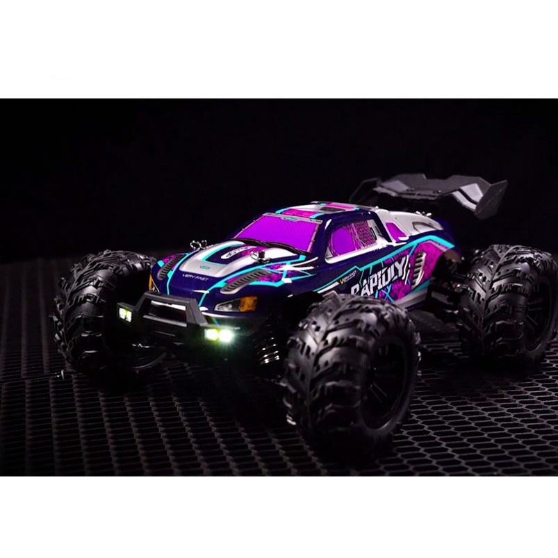 Hot Selling 1/16 Scale 4WD RC Truck 38km/h USB Cable Off-Road Vehicle 2.4Ghz Remote Control Plastic Ready-to-Go 4-Channel Hobby