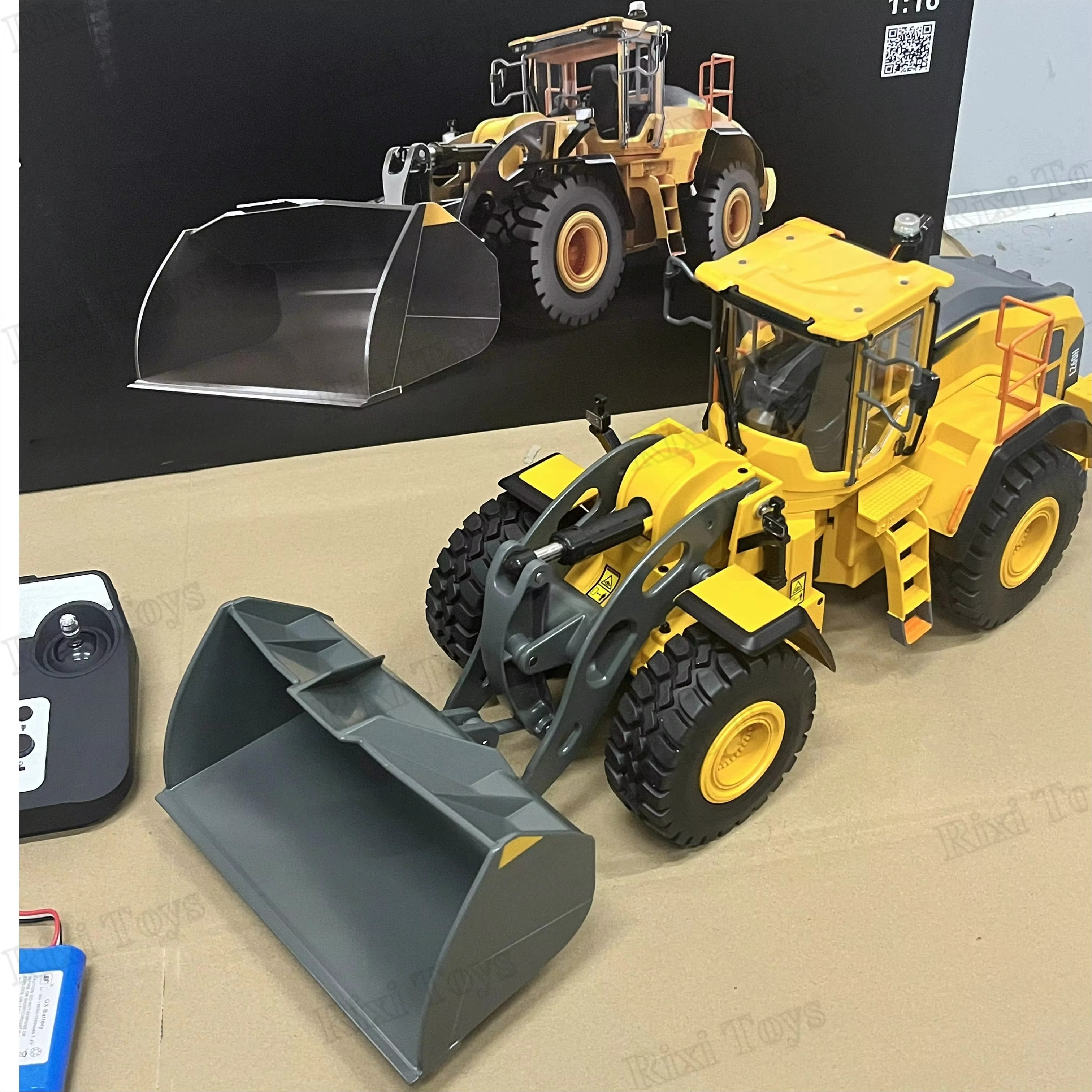 L260H DoubleE RC Truck 1/16 E592 Electric with Light Sound System Boys Remote Control Model Toys for Children RC Truck