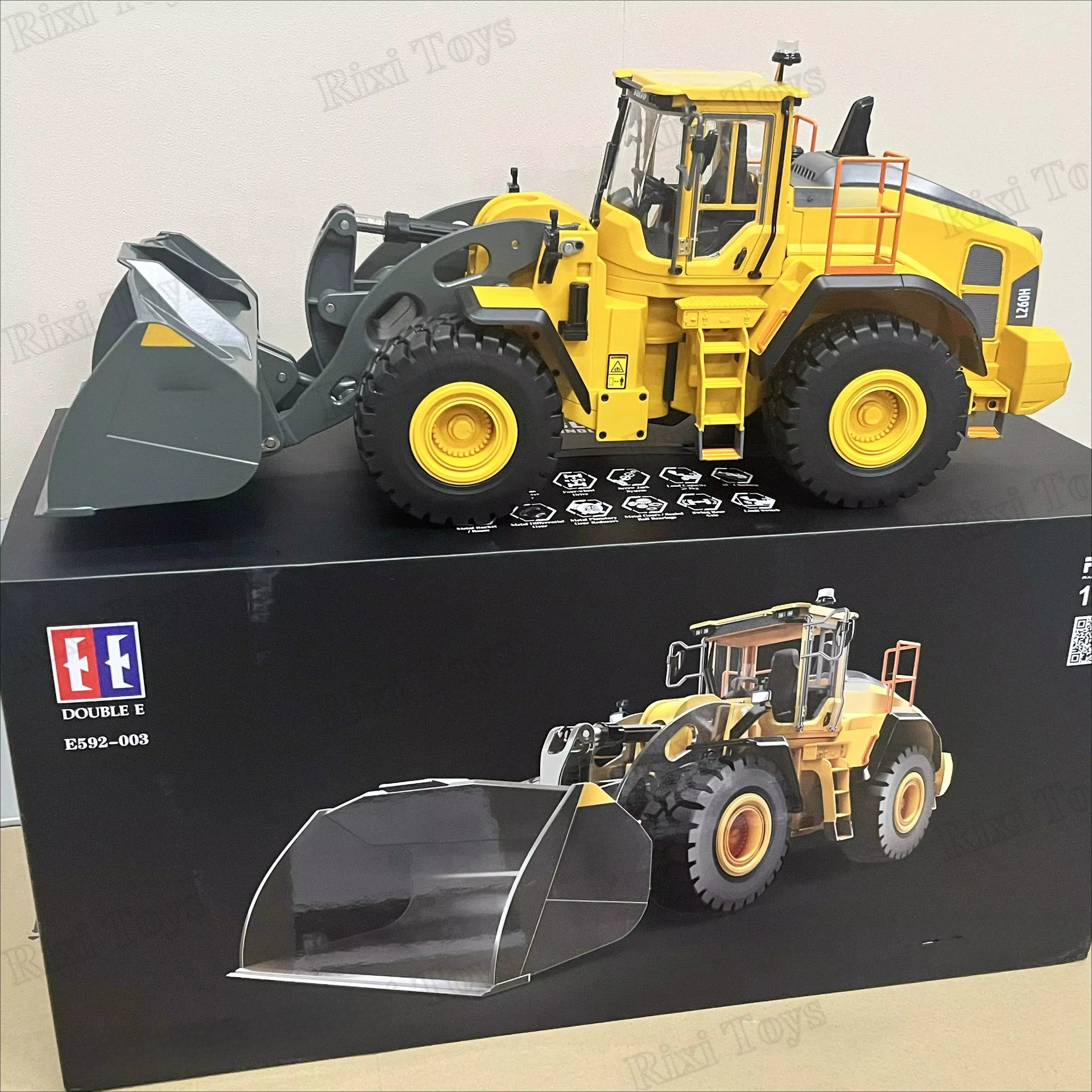 L260H DoubleE RC Truck 1/16 E592 Electric with Light Sound System Boys Remote Control Model Toys for Children RC Truck