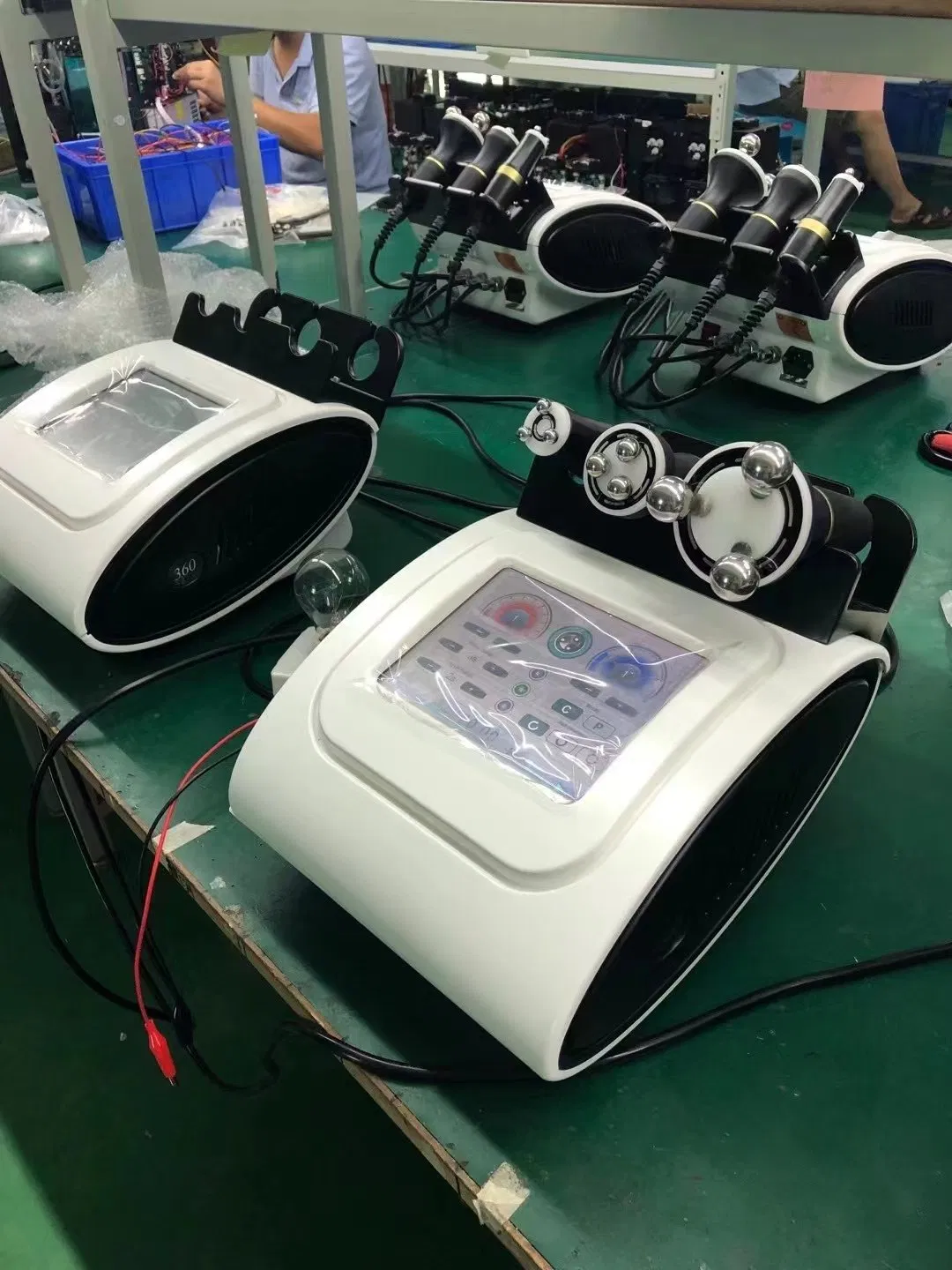 Red Light Fat Reduction Machines Clinic Centre Use 360 Roll RF Device with LED Light Therapy for Face and Body Skin Care RF