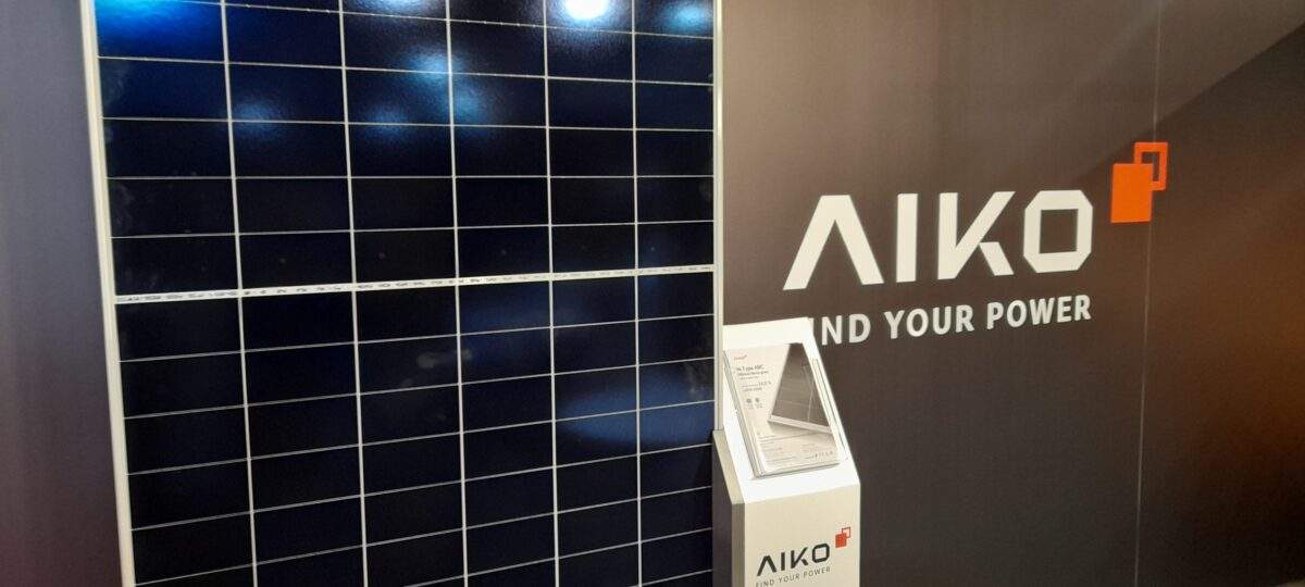 AIKO Neostar Series 670W Full Screen Solar Panel N-Type ABC Bifacial High Reliability for Utility Scale PV Plant