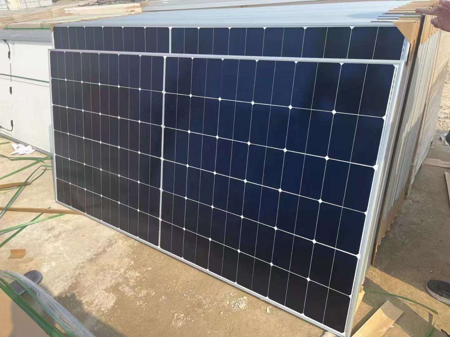 Aiko Neostar 1u+/3n+ N-Type Solar Panel 650-700w 156 Half Cells Dual Glass Bifacial Pv Module High Efficiency