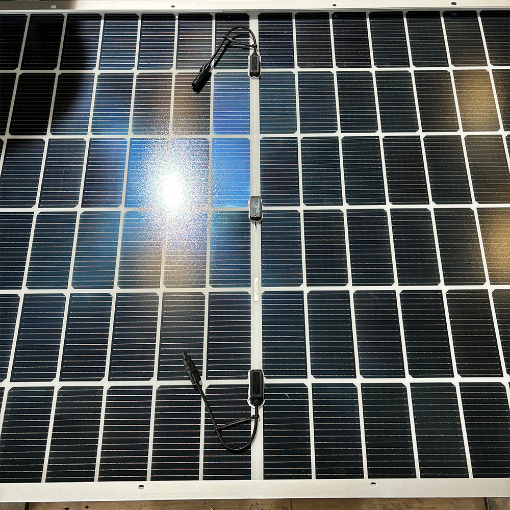 High Efficiency 650W Bifacial Solar Panel Monocrystalline Half Cell Double Glass PV Module for Solar System