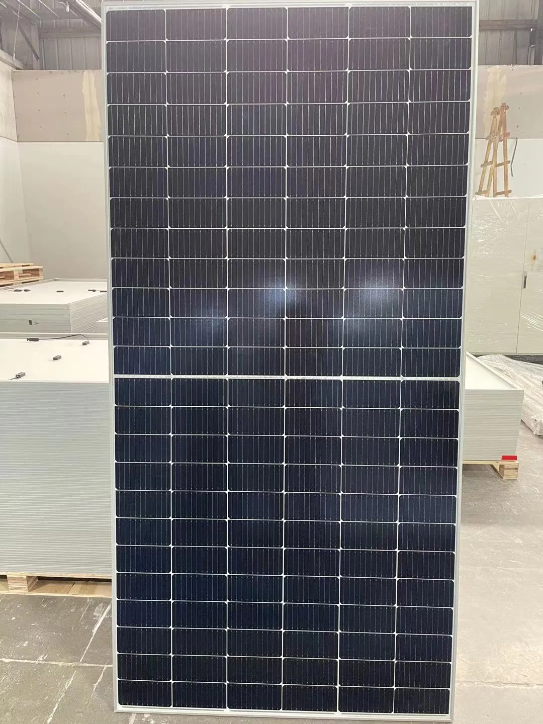 Jinko Ja Solar 570W 580W 590W 600W 182mm Cheap Price Half Cell PV Module Monocrystalline Solar Panel with 25 Years Warranty CE TUV ISO