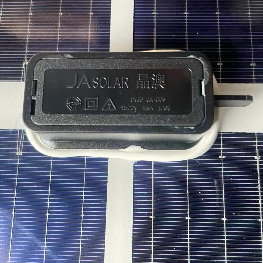 JA Solar Panel 550W to 720W Bifacial PERC Solar Panels with 144 Cells N-Type Front Glass OEM Power in Stock