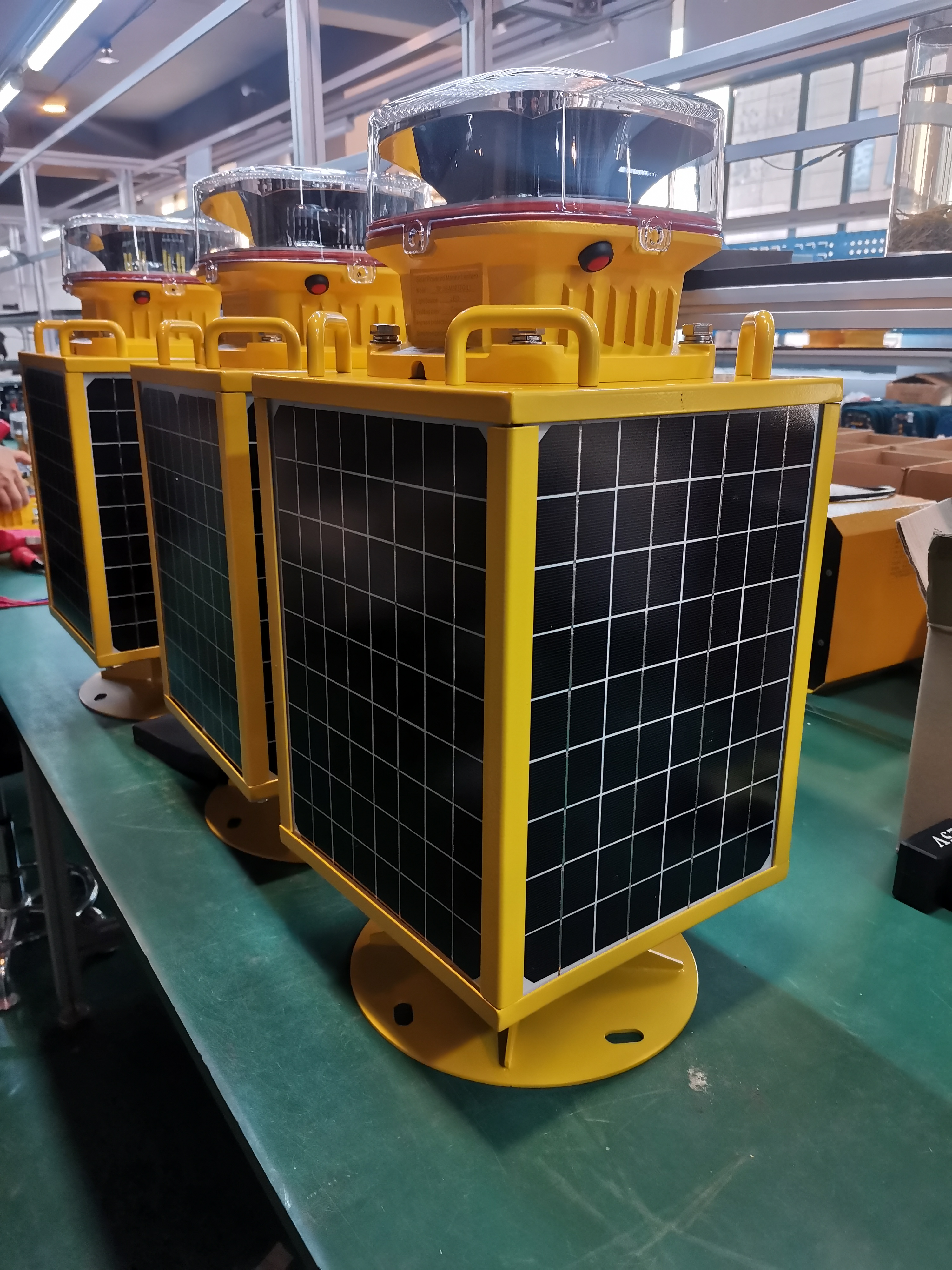 Medium Intensity Type B Solar Marine Navigation Light For Boat Buoy Lighthouse