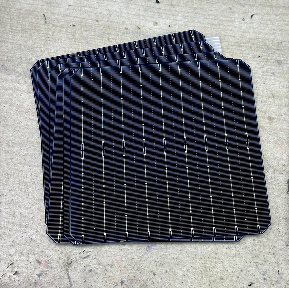 High Efficiency 650W Bifacial Solar Panel Monocrystalline Half Cell Double Glass PV Module for Solar System