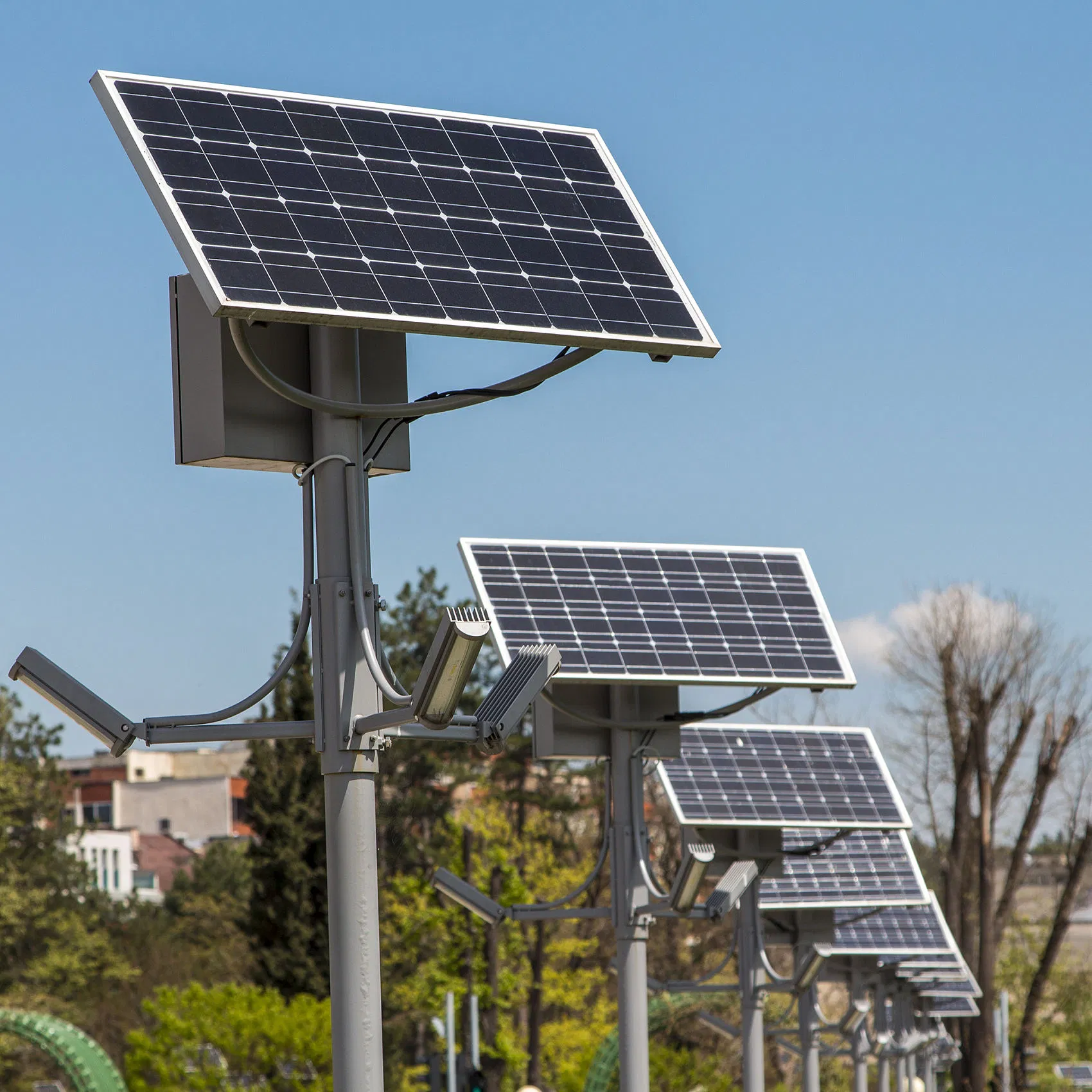 330W High Efficiency Perc Solar Panel Full Black Half Cell N-Type Polycrystalline Silicon Monocrystalline Silicon Glass Front