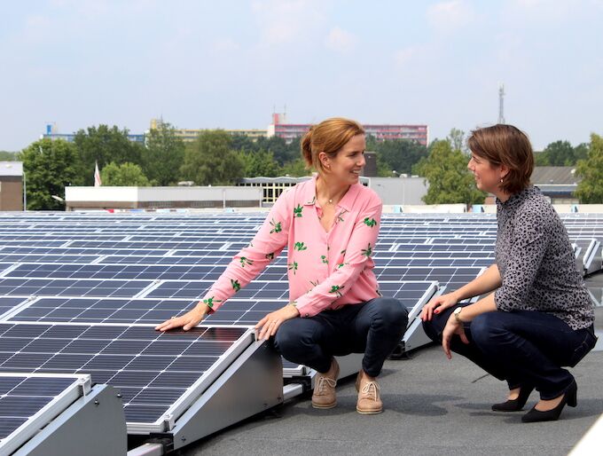 Yangtze High Efficiency Hjt Bifacial Solar Panel 550w 580w 600w for Sale