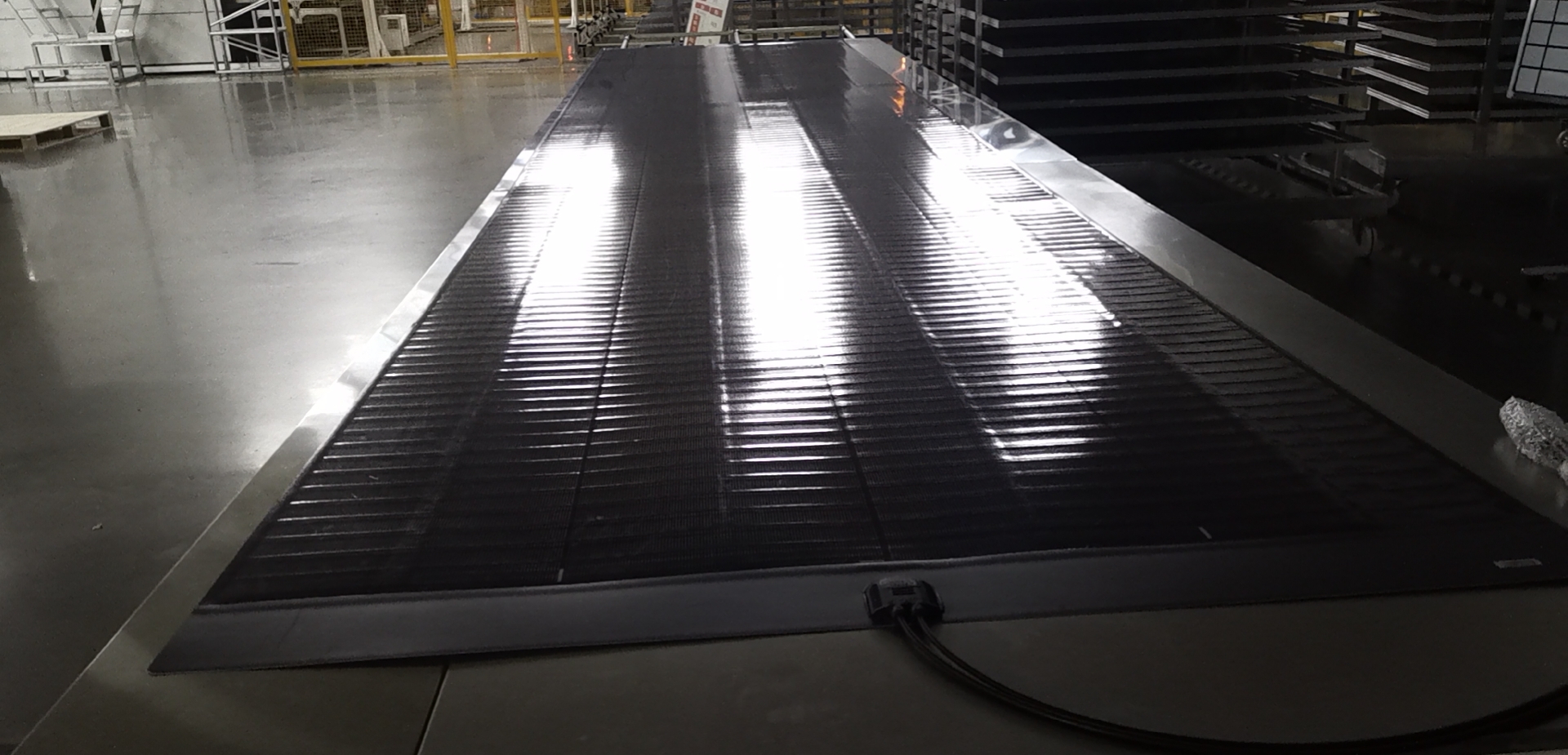 120V 1000W 8.33A Solar Panel Detail