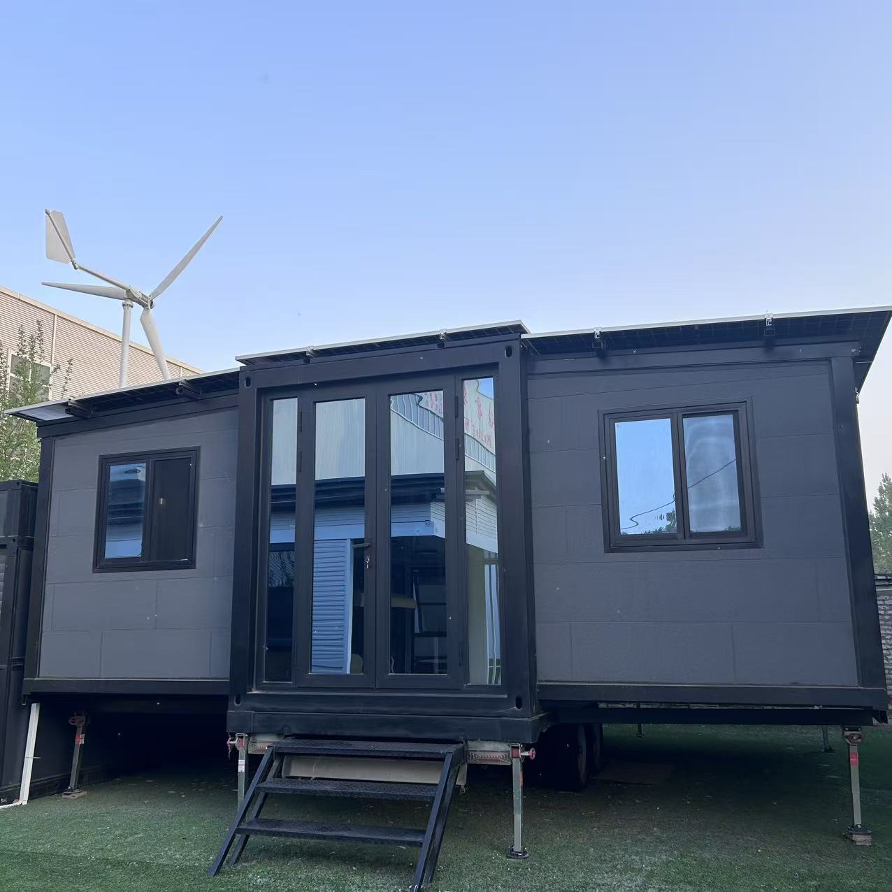 Solar Powered Expandable Container House with Solar Panels System Luxury Prefabricated Modular Homes for Off-grid Living