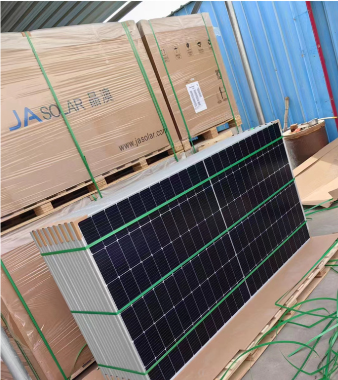 JA Solar Details 4